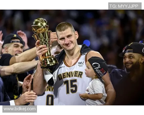 尼古拉约基奇：篮球场上的全能巨星与未来传奇的崛起之路