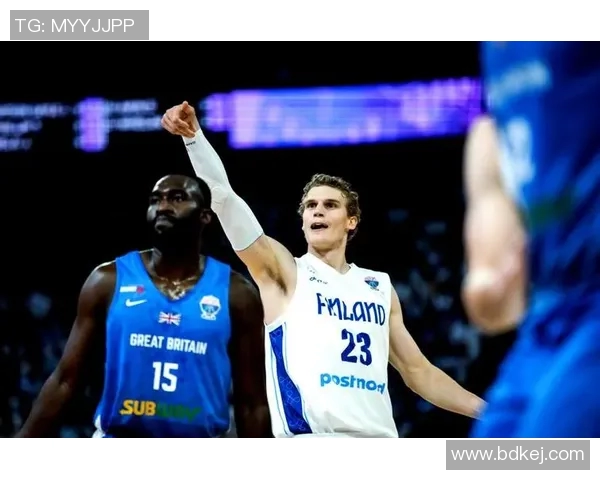 马尔卡宁在国际赛场对决中国队展现篮球魅力与实力对抗