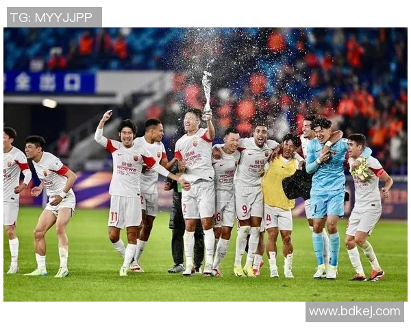 上海申花对阵蔚山现代的精彩对决回顾及赛后分析