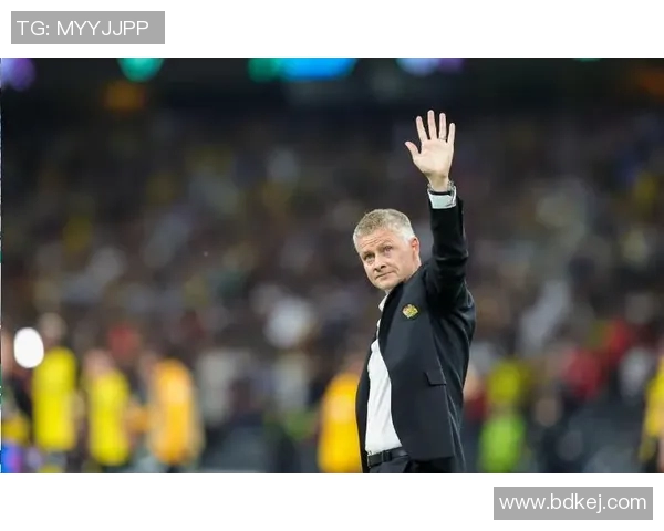 巴黎圣曼与曼联激战在即谁能在欧洲赛场上笑到最后