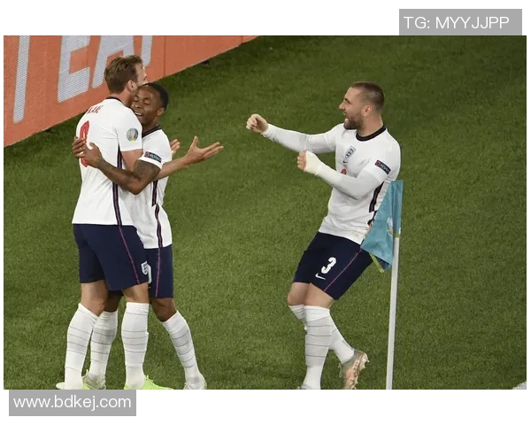 莫尔德与布2019兰的精彩对决揭示足球战术与团队协作的完美结合